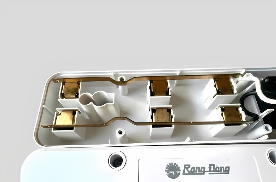 Ổ cắm đa năng 2m Rạng Đông OC05.V2 chất liệu cao cấp