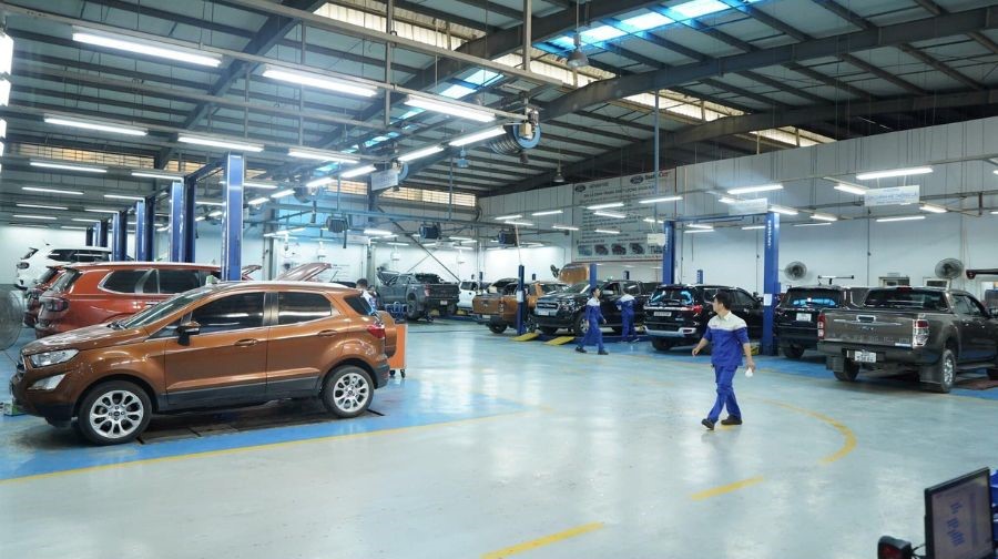 Xưởng kỹ thuật oto - Khu vực Elmall triển khai hệ thống chiếu sáng Rạng Đông