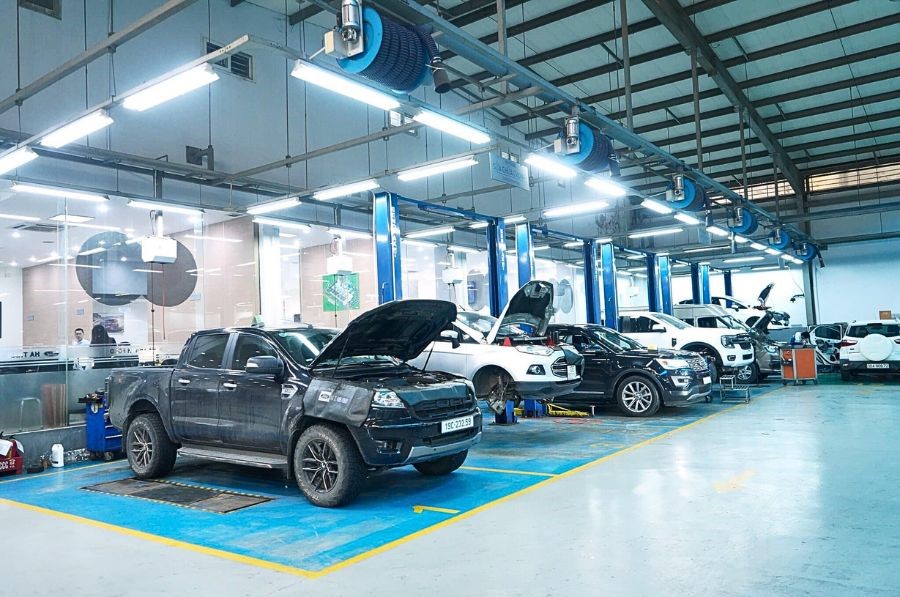 Xưởng kỹ thuật lắp đặt hệ thống đèn LED Rạng Đông chính hãng do Elmall cung cấp