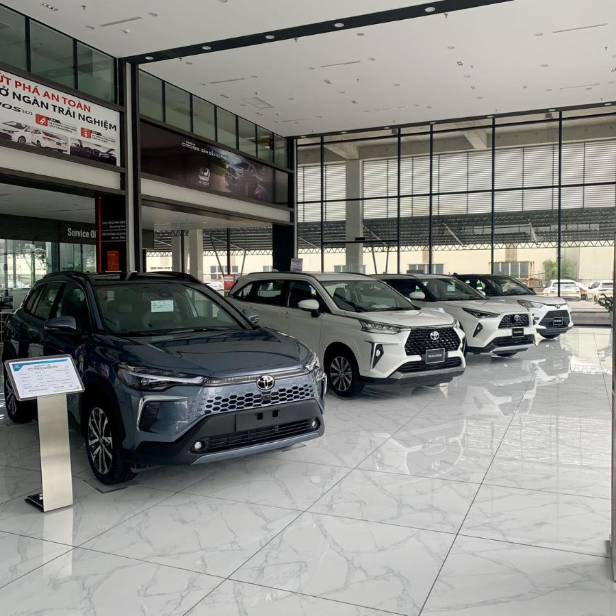 Không gian showroom oto Toyota Hùng Hải - Dự án đèn LED Rạng Đông & Elmall
