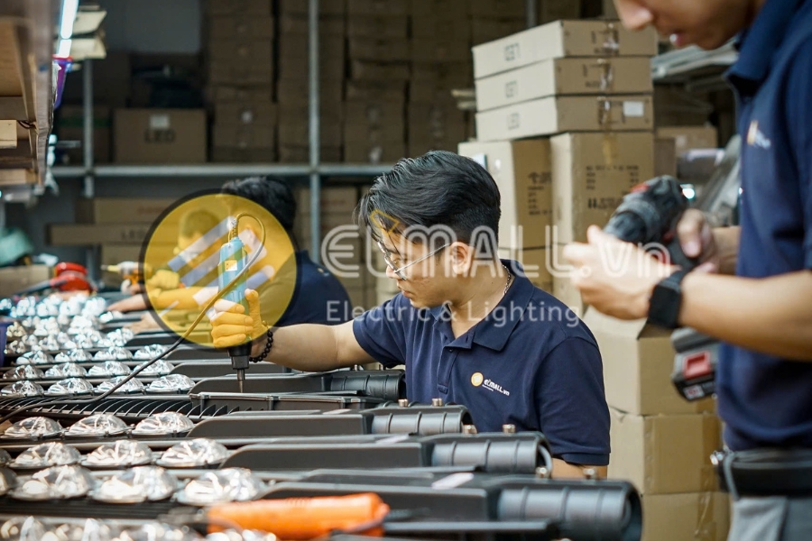 cung cap den led cho nha thau doanh nghiep cung cấp thiết bị chiếu sáng cho doanh nghiệp Việt