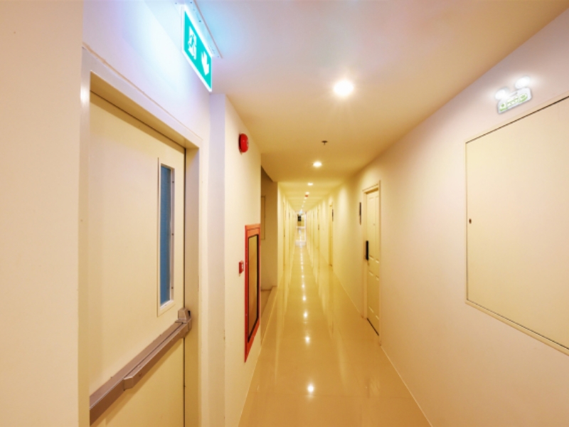 đèn chỉ dẫn thoát hiểm rạng đông
